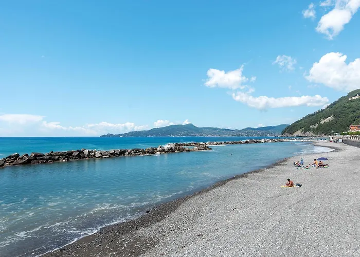 Queta - Modern Flat Chiavari