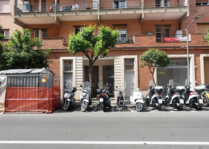 Queta - Modern Flat Chiavari